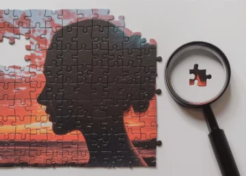 A metaphor for a CDP and a web analytics system, A CDP creates a holistic profile of a customer, a web analytics tool focuses on one puzzle piece, the online interactions.
